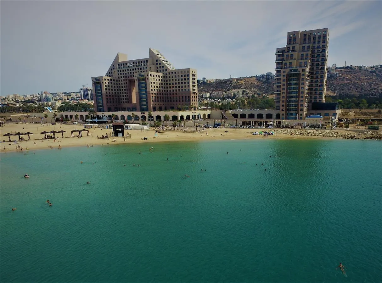 מלון דירות חיפה Luxurious Beach Apartment