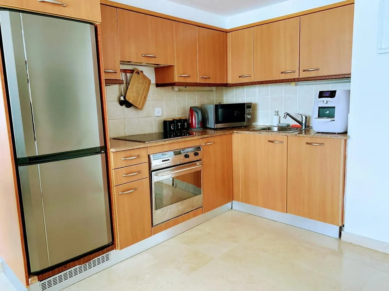 Luxurious Beach Apartment Haifa 5*,