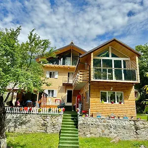 guesthouse-marashi.albaniahotels.org/